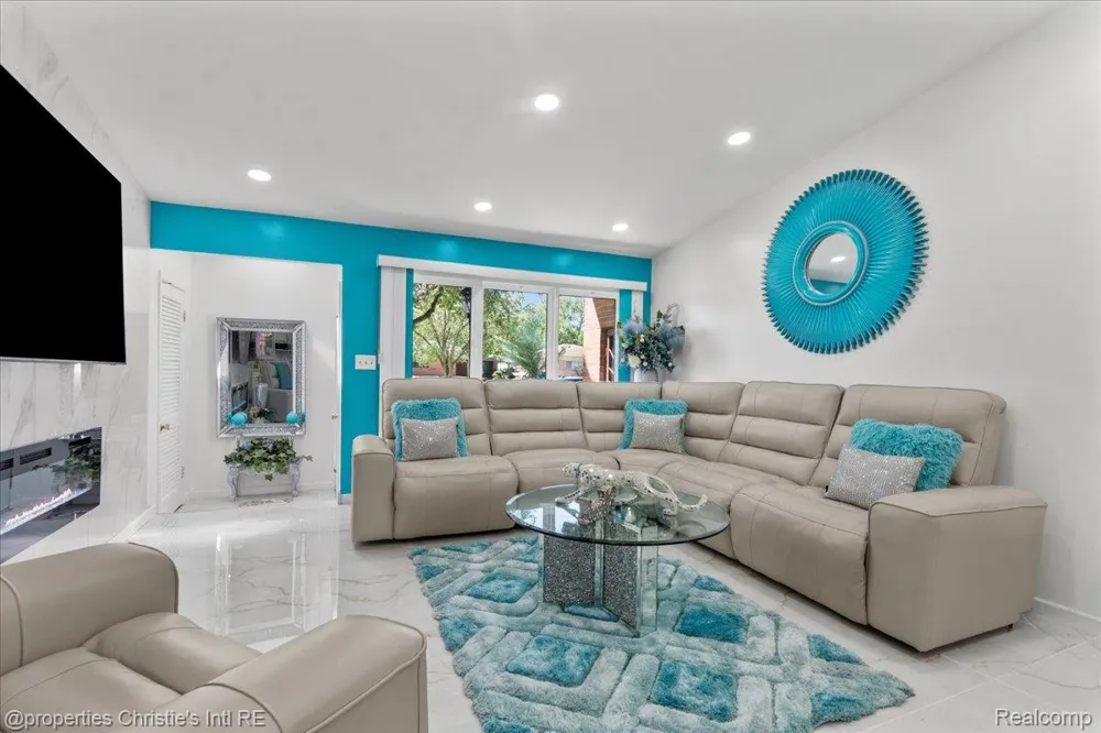 14400 Oak Park Boulevard Oak Park City, MI 48237