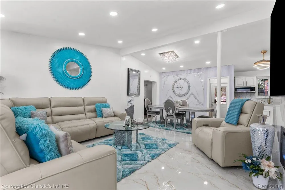 14400 Oak Park Boulevard Oak Park City, MI 48237