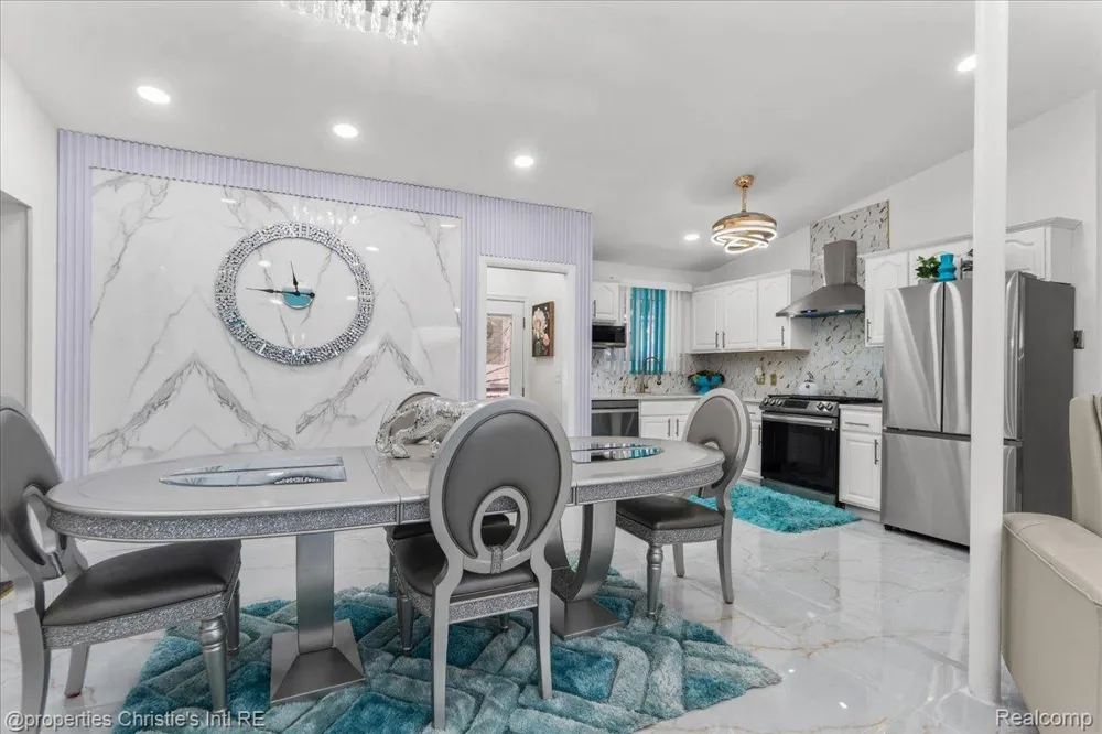 14400 Oak Park Boulevard Oak Park City, MI 48237