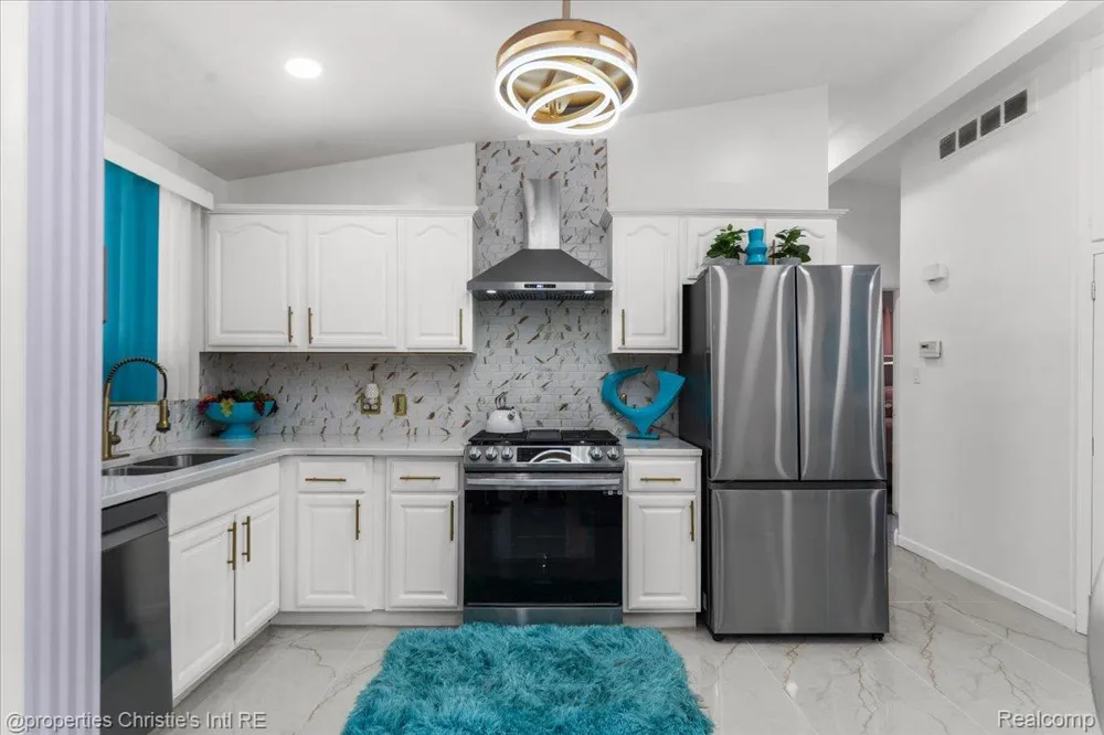 14400 Oak Park Boulevard Oak Park City, MI 48237