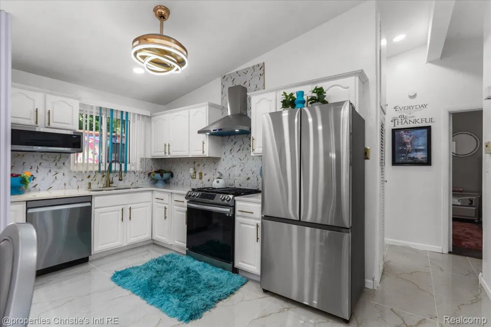 14400 Oak Park Boulevard Oak Park City, MI 48237