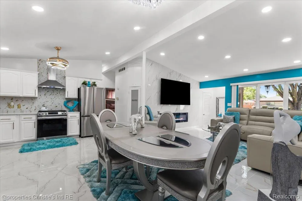 14400 Oak Park Boulevard Oak Park City, MI 48237