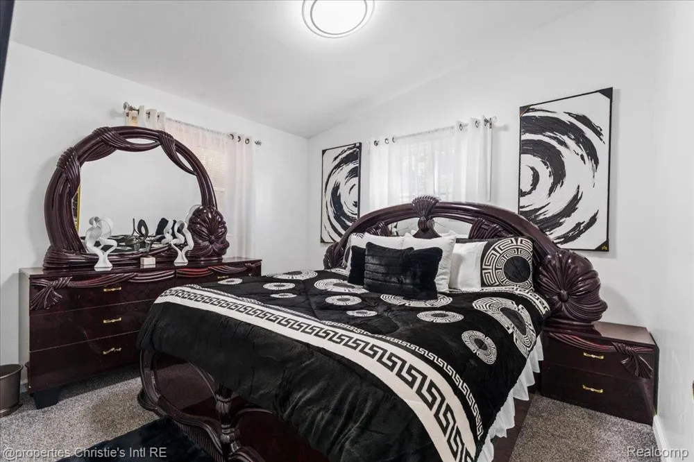 14400 Oak Park Boulevard Oak Park City, MI 48237