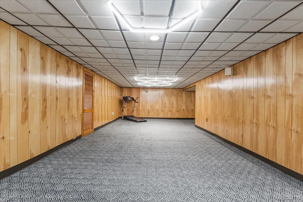 14400 Oak Park Boulevard Oak Park City, MI 48237
