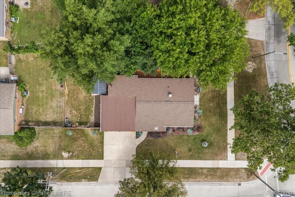 14400 Oak Park Boulevard Oak Park City, MI 48237