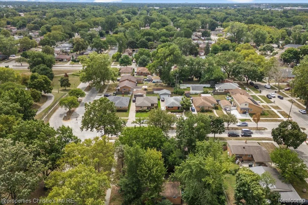 14400 Oak Park Boulevard Oak Park City, MI 48237