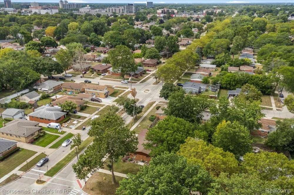14400 Oak Park Boulevard Oak Park City, MI 48237