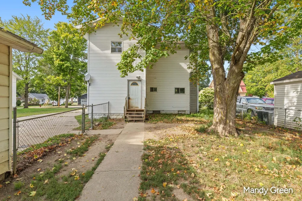 113 W Maple Street Unknown, MI 48811