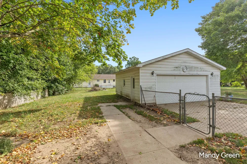 113 W Maple Street Unknown, MI 48811