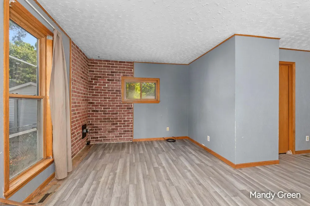 113 W Maple Street Unknown, MI 48811