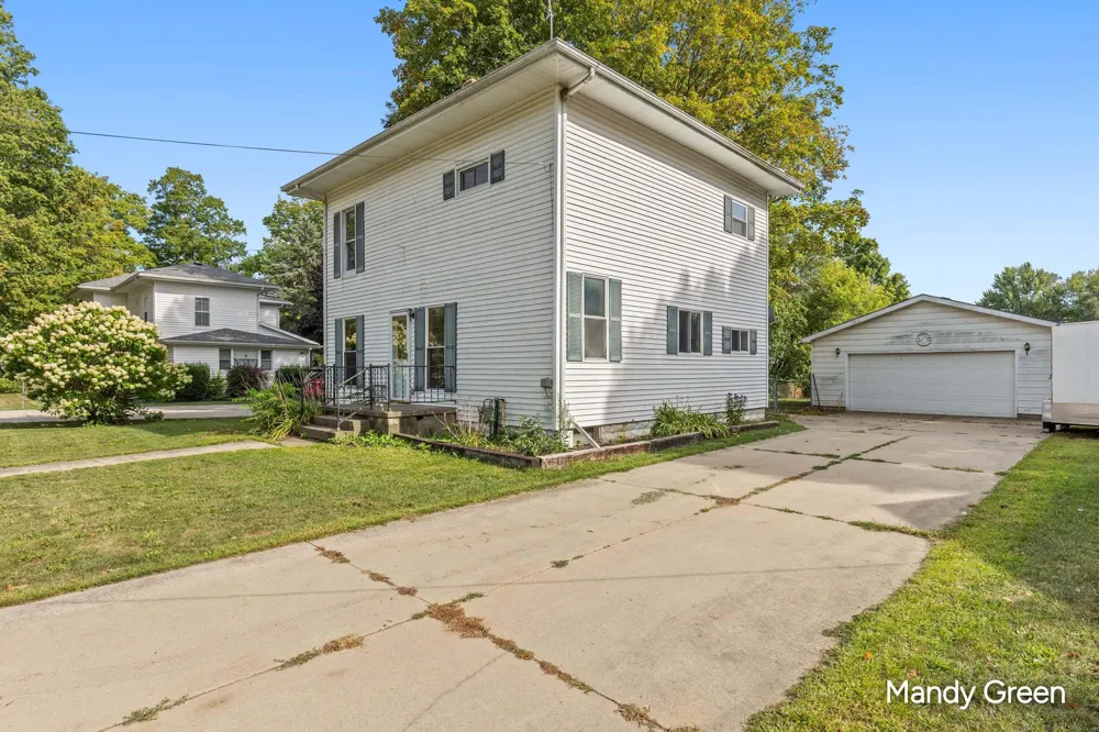 113 W Maple Street Unknown, MI 48811