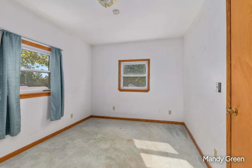 113 W Maple Street Unknown, MI 48811