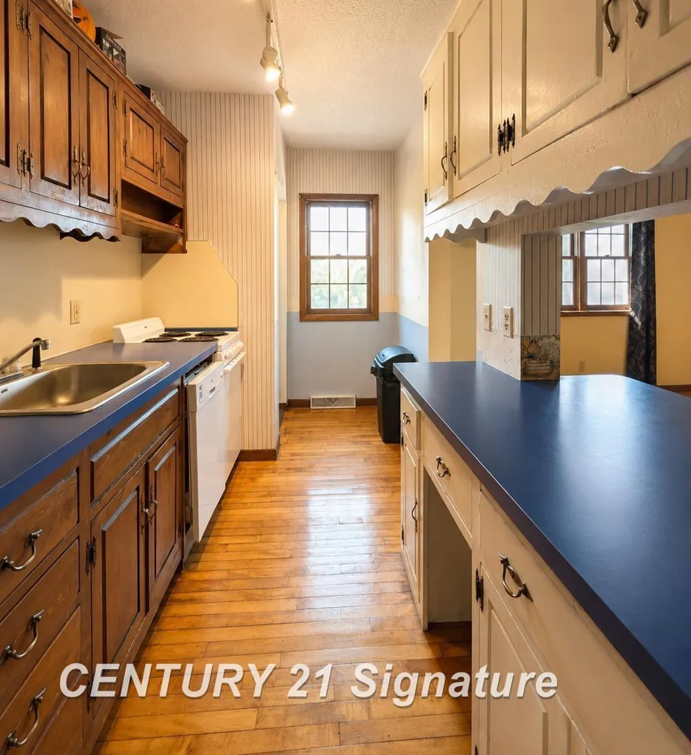 1608 Oakley Street Saginaw City, MI 48602