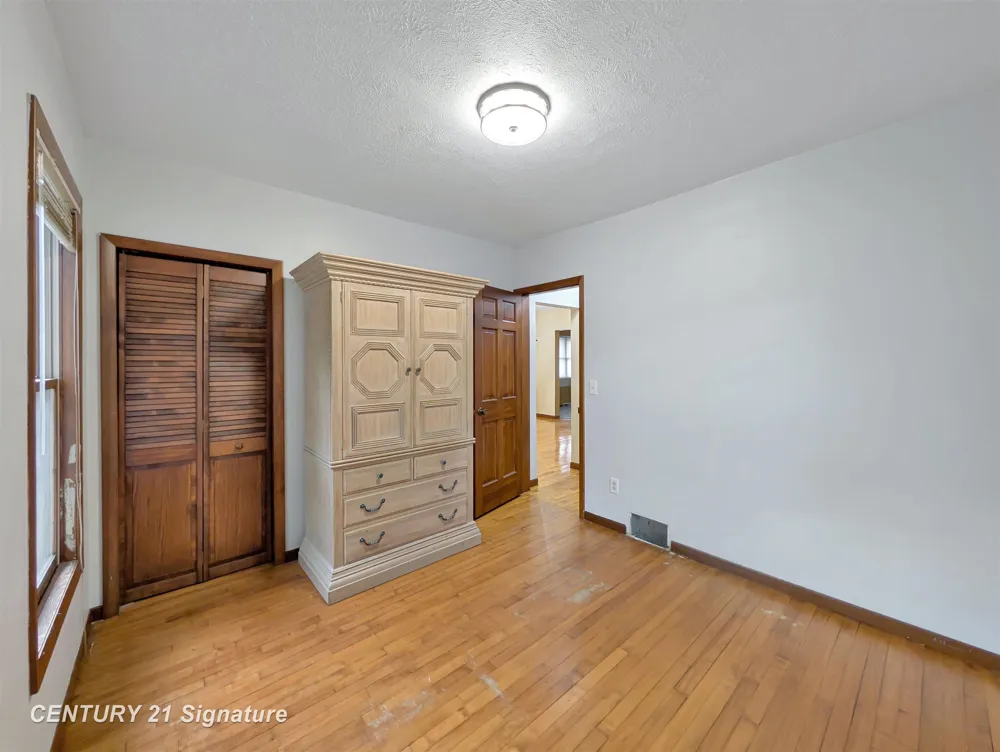 1608 Oakley Street Saginaw City, MI 48602
