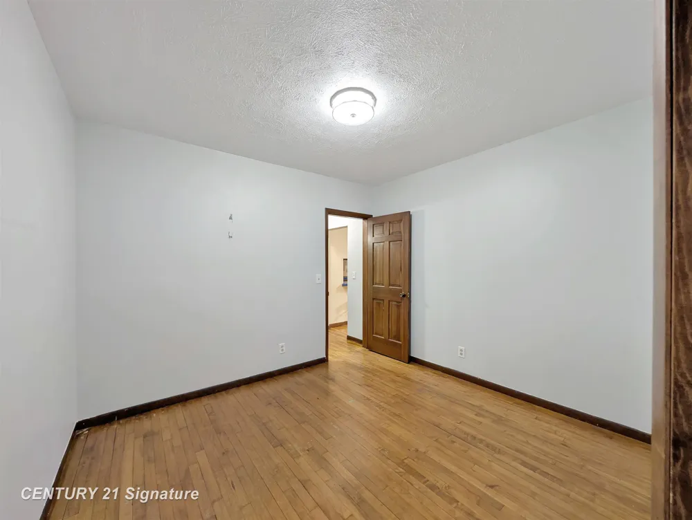 1608 Oakley Street Saginaw City, MI 48602