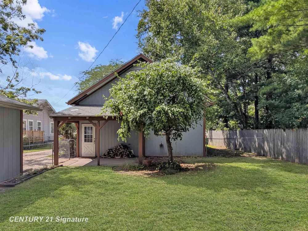 1608 Oakley Street Saginaw City, MI 48602