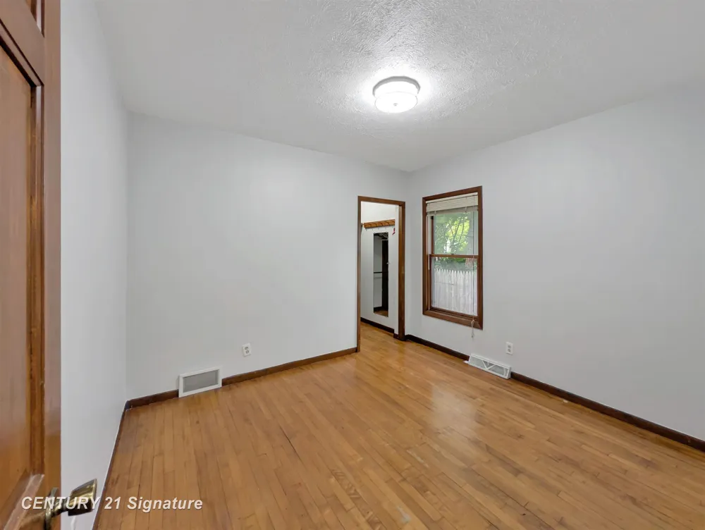 1608 Oakley Street Saginaw City, MI 48602