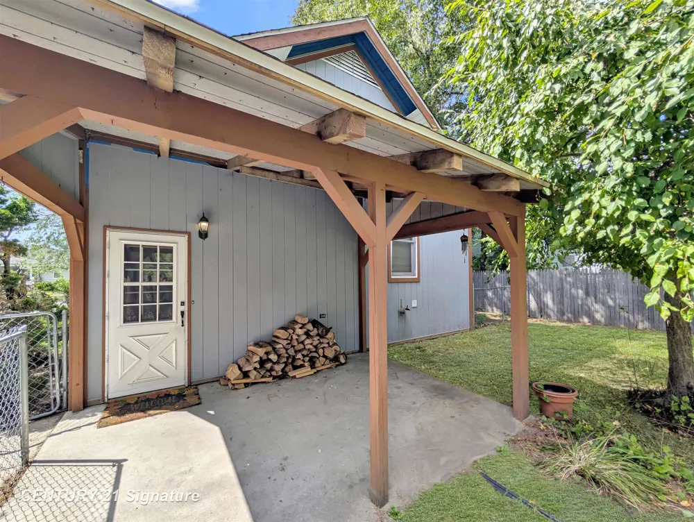 1608 Oakley Street Saginaw City, MI 48602