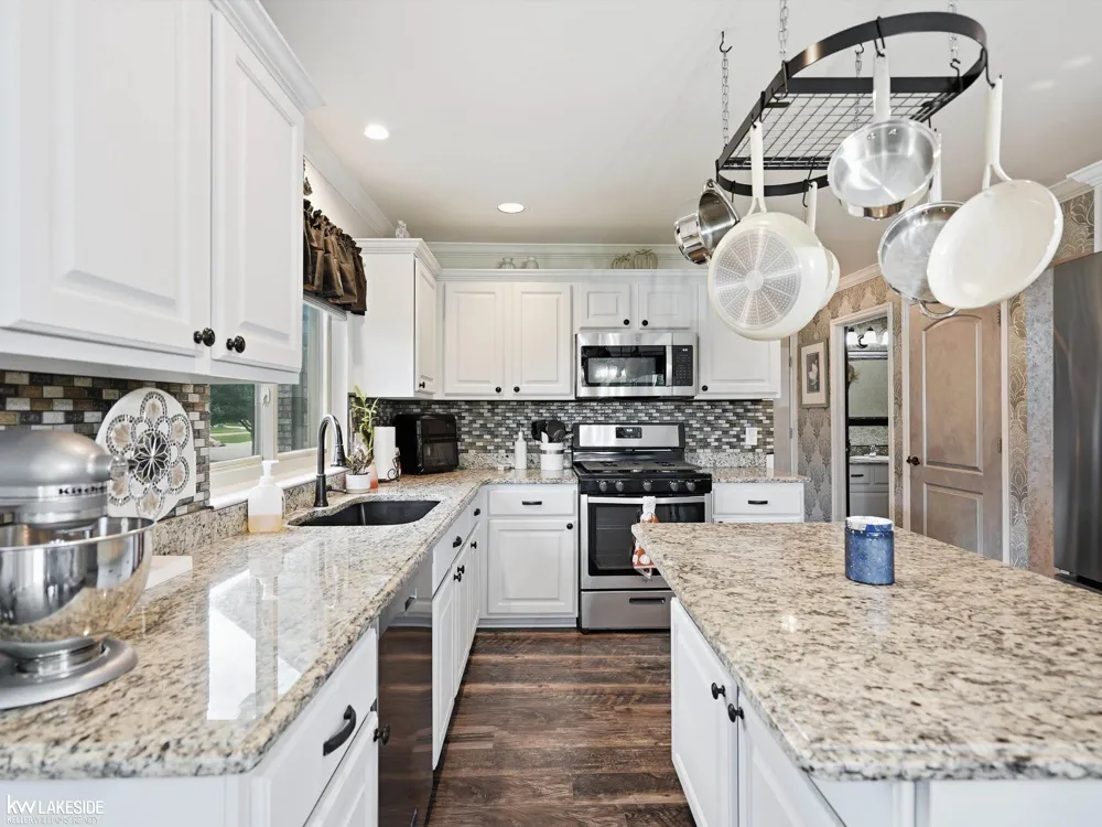 50494 Commons Drive Macomb Township, MI 48042