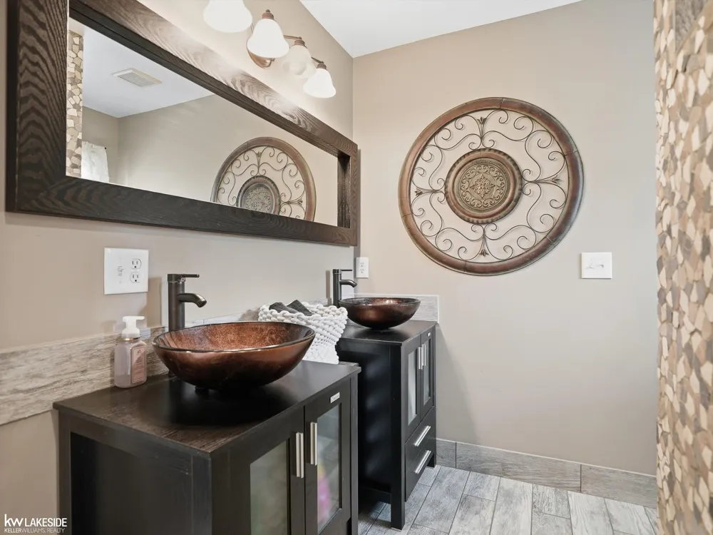 50494 Commons Drive Macomb Township, MI 48042