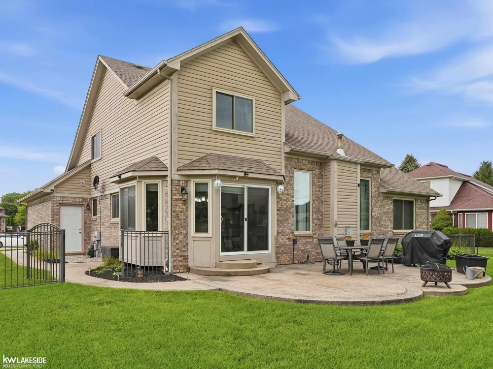 50494 Commons Drive Macomb Township, MI 48042