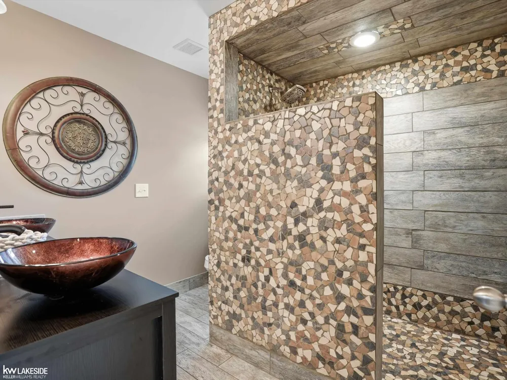 50494 Commons Drive Macomb Township, MI 48042