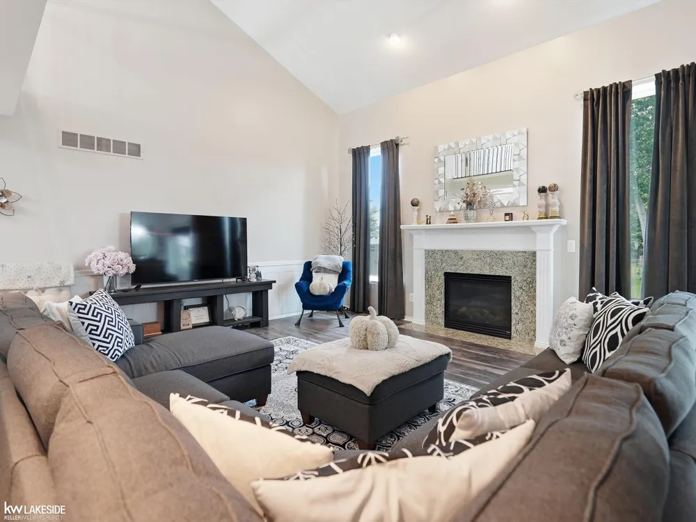 50494 Commons Drive Macomb Township, MI 48042