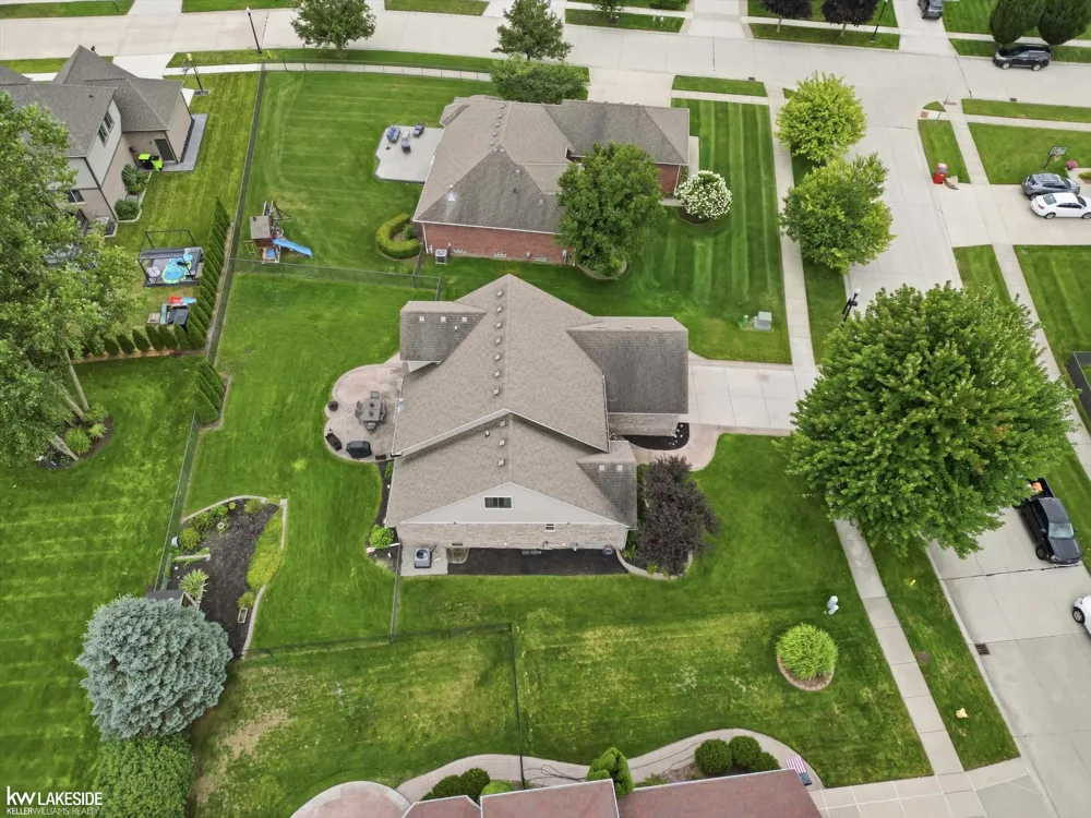 50494 Commons Drive Macomb Township, MI 48042