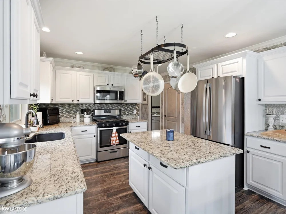 50494 Commons Drive Macomb Township, MI 48042