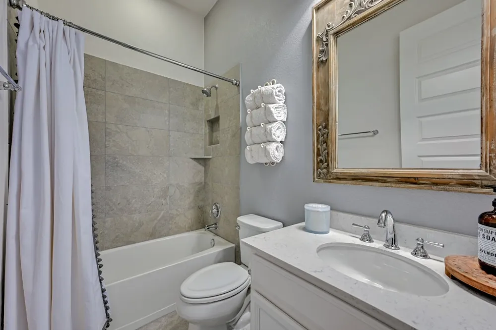17316 Avion Drive Dripping Springs, TX 78620