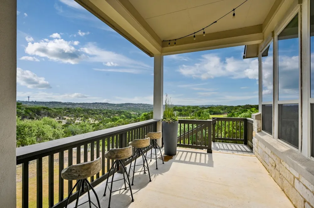 17316 Avion Drive Dripping Springs, TX 78620
