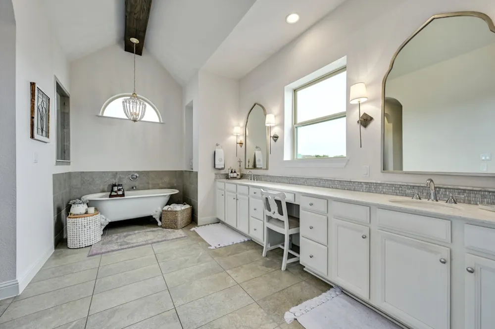 17316 Avion Drive Dripping Springs, TX 78620