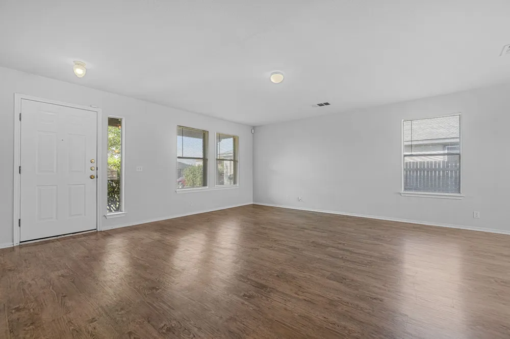 309 MUSGRAV Kyle, TX 78640