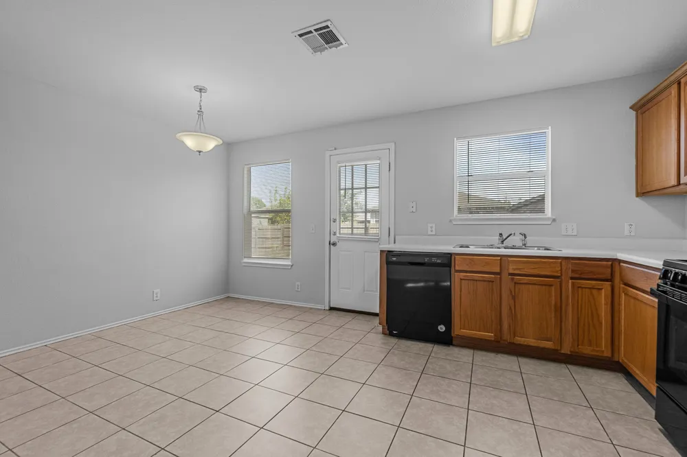 309 MUSGRAV Kyle, TX 78640
