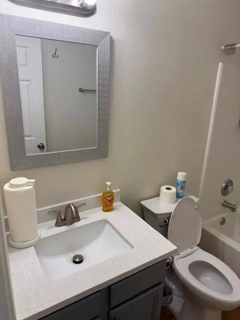 17787 Cr 330 Navasota, TX 77868