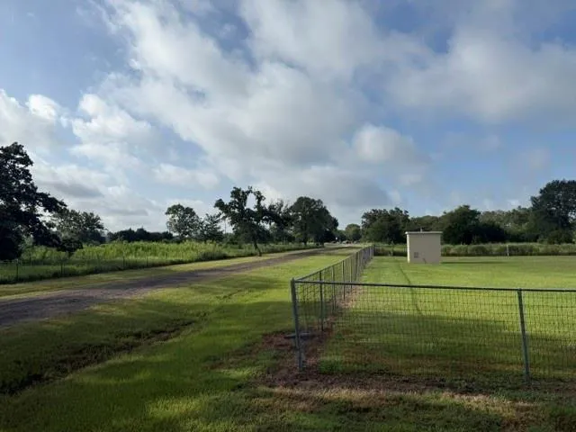 17787 Cr 330 Navasota, TX 77868