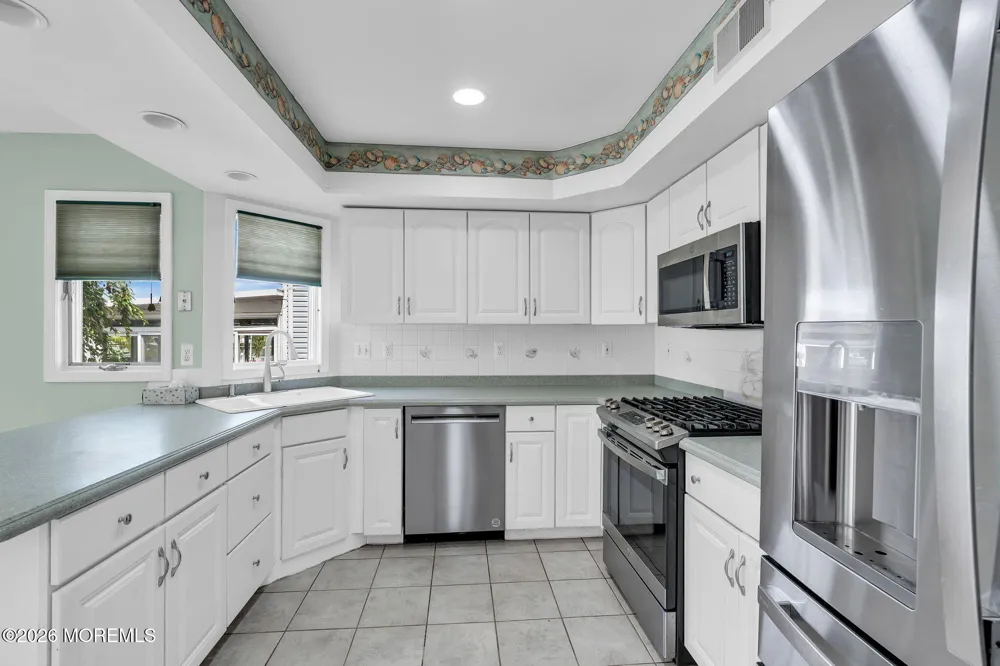 30 Toppinglift Drive Bayville, NJ 08721