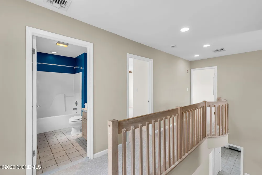 30 Toppinglift Drive Bayville, NJ 08721