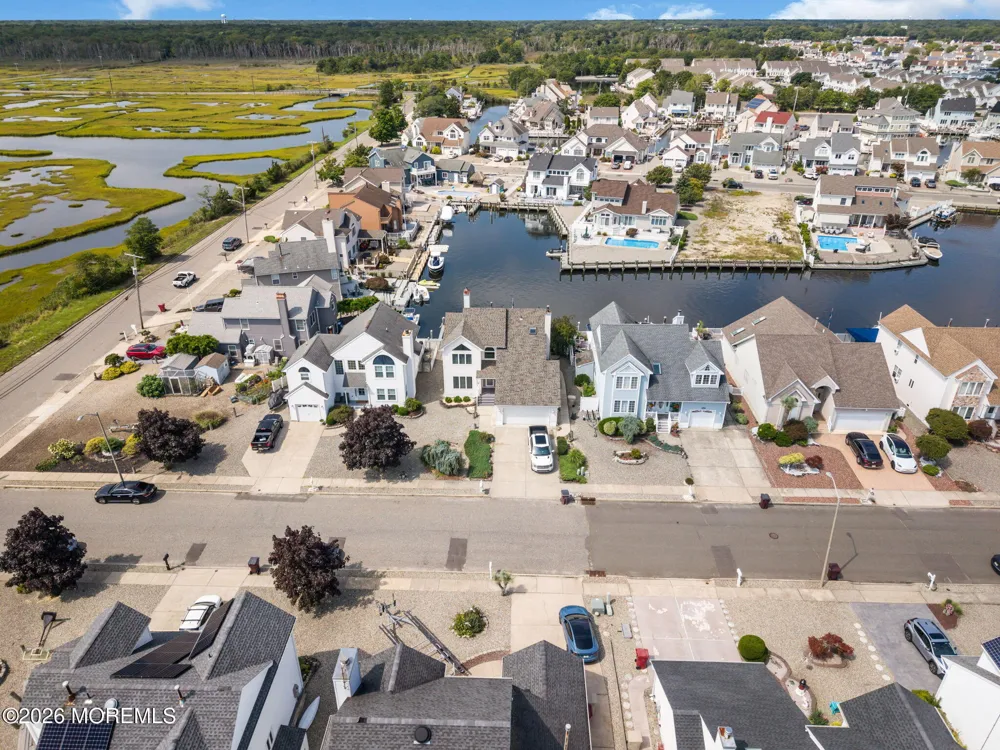 30 Toppinglift Drive Bayville, NJ 08721