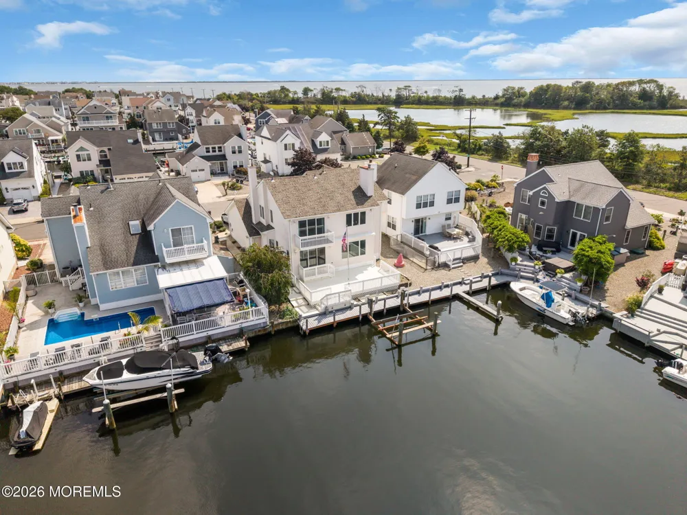 30 Toppinglift Drive Bayville, NJ 08721