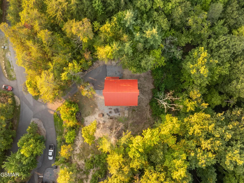 113 Little Round Top Ln. Sevierville, TN 37876
