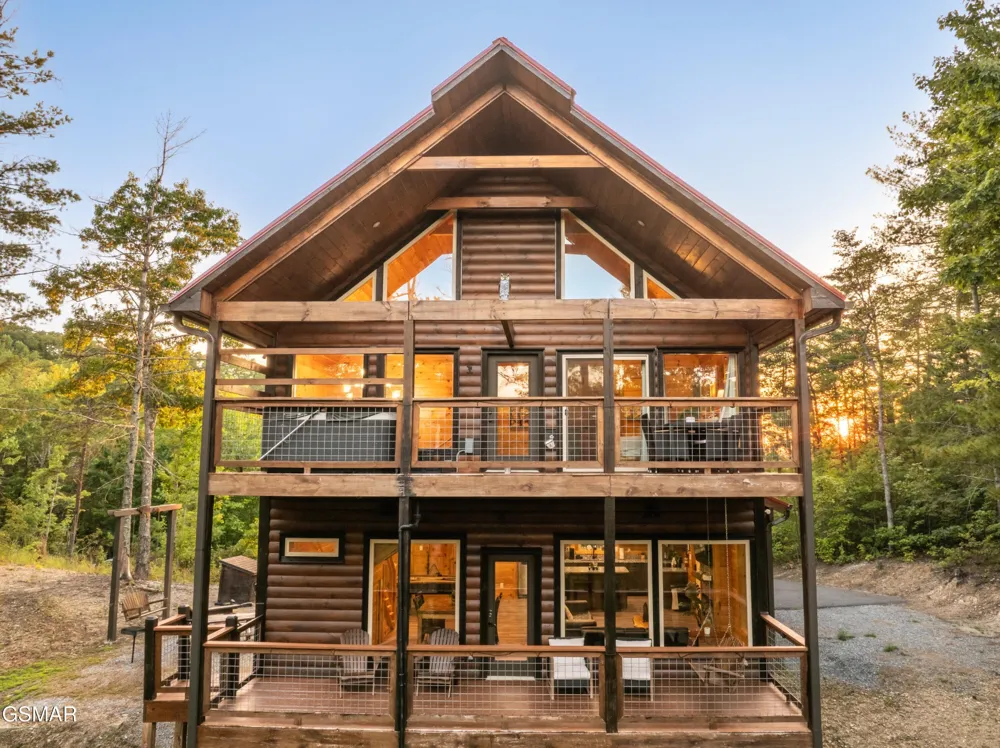 113 Little Round Top Ln. Sevierville, TN 37876