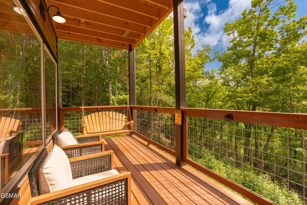 113 Little Round Top Ln. Sevierville, TN 37876