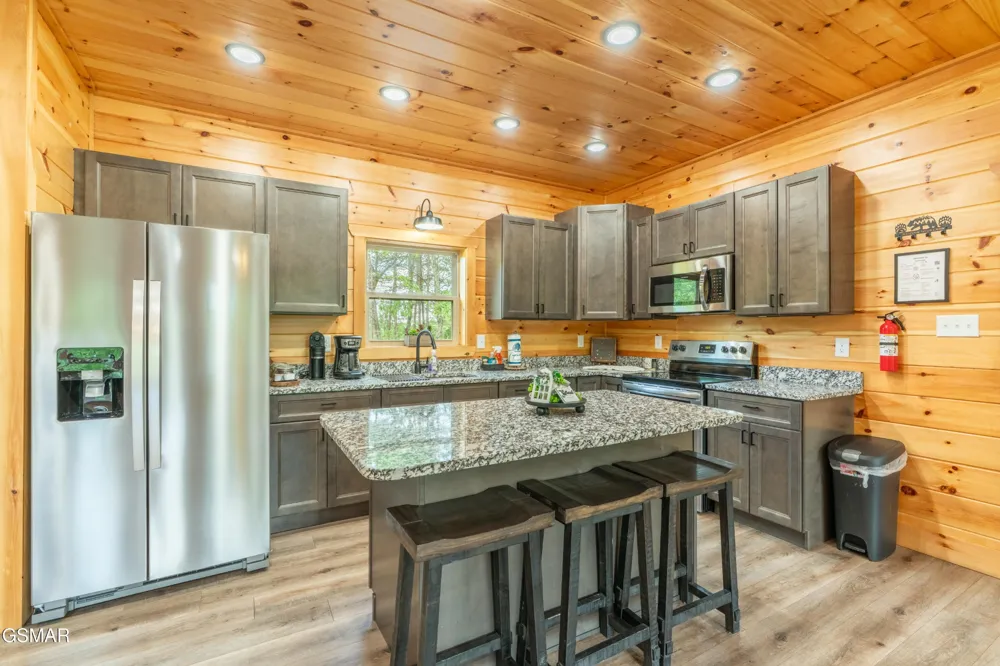113 Little Round Top Ln. Sevierville, TN 37876