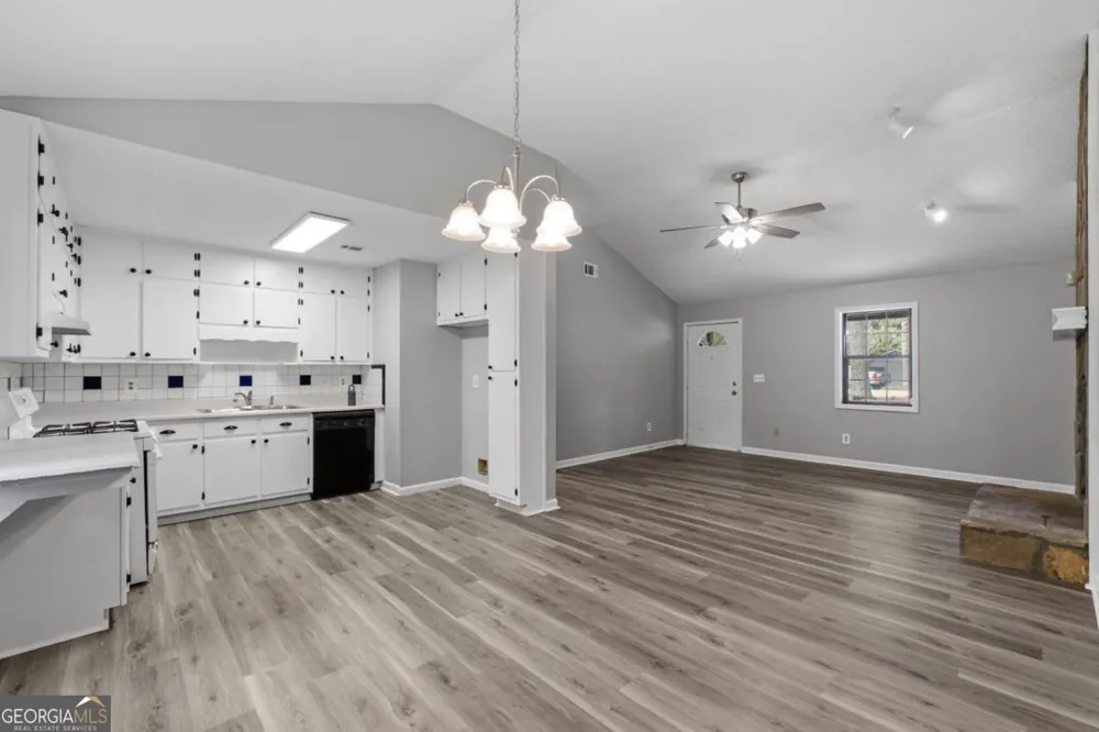1526 Haynes CT Grayson, GA 30017