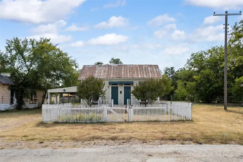 904 Ave F