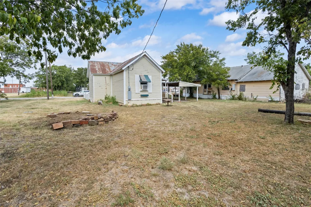 904 Ave F Cisco, TX 76437
