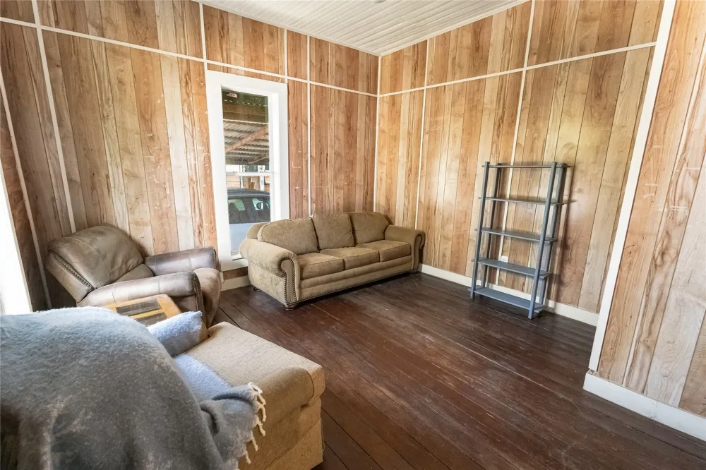 904 Ave F Cisco, TX 76437