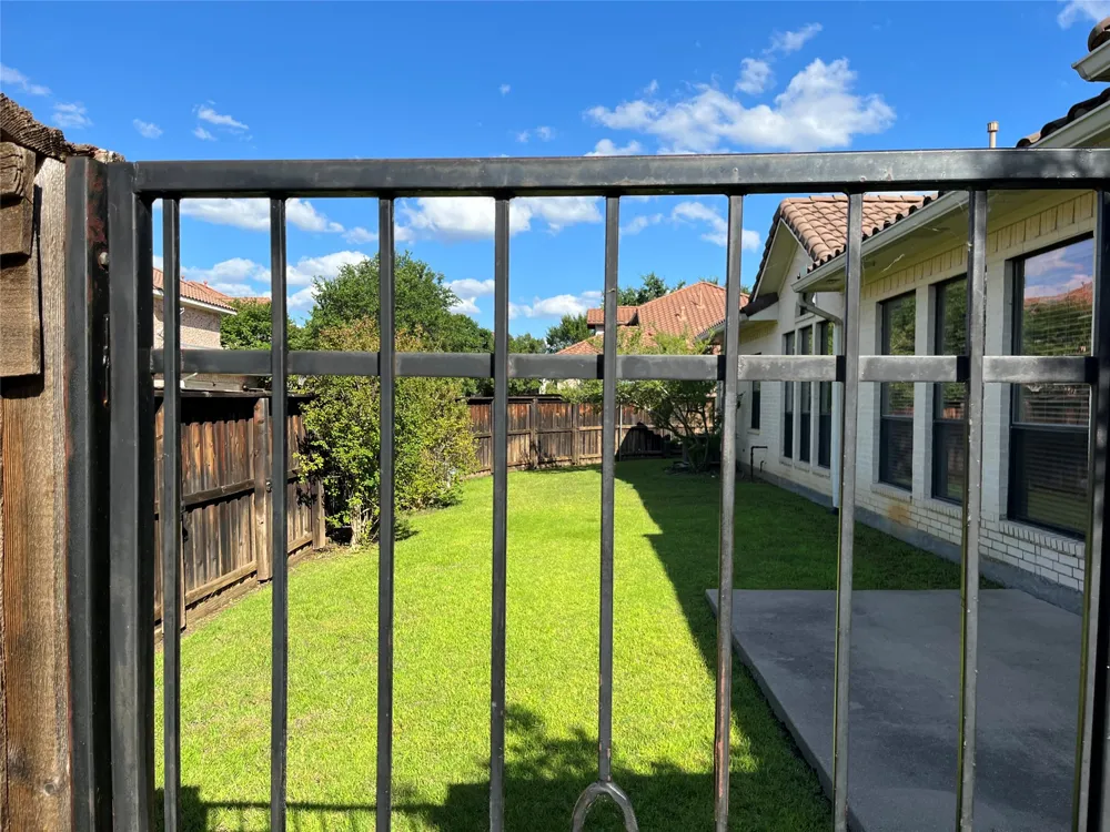 830 La Cima Irving, TX 75039