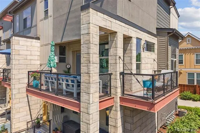 9045 E 49th Place Denver, CO 80238